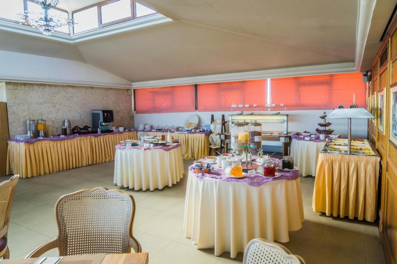 הרקליון Castello City Hotel מראה חיצוני תמונה